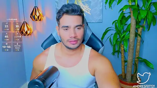 Snapshot of AndresR3 chatting on September 15, 12:10 am AndresR3 online show from September 15, 12:10 am