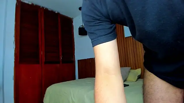 David niet online show from November 18, 6:01 pm