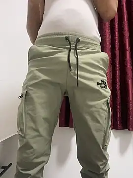 Snapshot of Anassal123 chatting on November 19, 9:48 pm Anassal123 online show from November 19, 9:48 pm