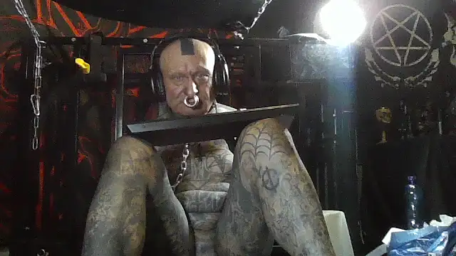 object857 online show from April 1, 8:06 pm