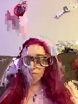 Snapshot of MommaBigTits24 chatting on February 28, 3:18 am MommaBigTits24 online show from February 28, 3:18 am