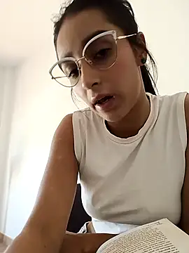 Snapshot of CandyFoxter_ chatting on September 22, 1:02 pm CandyFoxter  online show from September 22, 1:02 pm