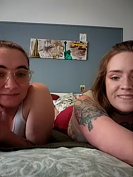 AndHerXO online show from January 15, 1:05 pm