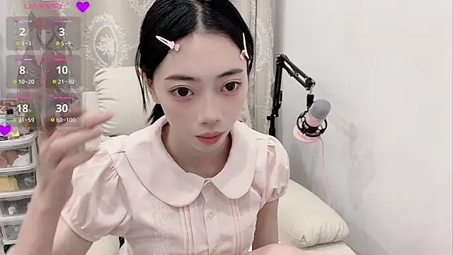 Snapshot of tuantuanle chatting on April 18, 4:00 pm tuantuanle online show from April 18, 4:00 pm
