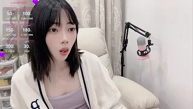 Snapshot of tuantuanle chatting on April 24, 3:36 pm tuantuanle online show from April 24, 3:36 pm