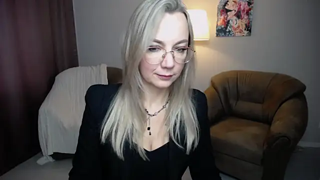 Ava Elior online show from September 15, 9:20 am