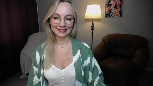 Ava Elior online show from September 22, 9:33 am