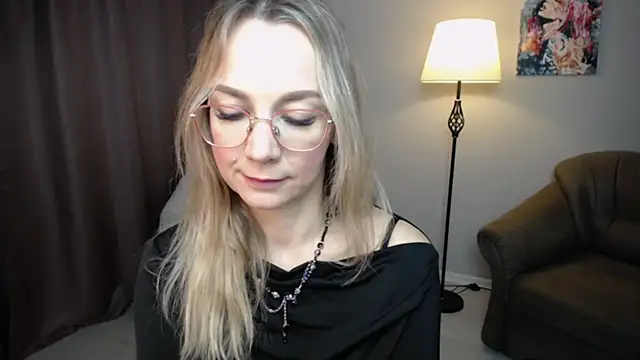 Ava Elior online show from November 12, 11:10 am