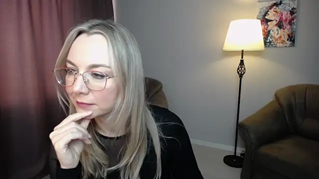 Ava Elior online show from November 26, 11:11 am