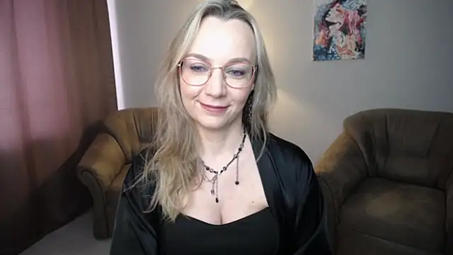 Snapshot of Ava_Elior chatting on July 7, 12:20 pm Ava Elior online show from July 7, 12:20 pm