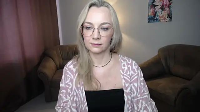 Snapshot of Ava_Elior chatting on July 19, 12:09 pm Ava Elior online show from July 19, 12:09 pm