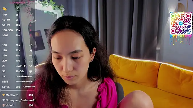 FlirtyAura online show from April 6, 12:06 pm