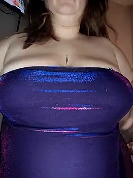 Snapshot of limasieraaa chatting on December 16, 9:20 pm limasieraaa online show from December 16, 9:20 pm