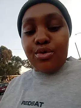 Snapshot of SativaHot96 chatting on June 10, 3:00 pm SativaHot96 online show from June 10, 3:00 pm