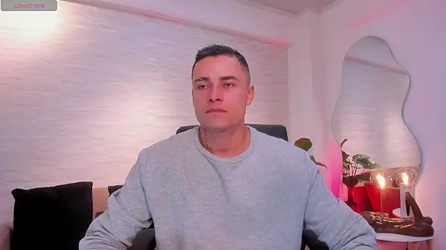 connorsmiith online show from April 20, 10:18 am