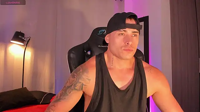 Snapshot of connorsmiith chatting on July 5, 1:23 am connorsmiith online show from July 5, 1:23 am