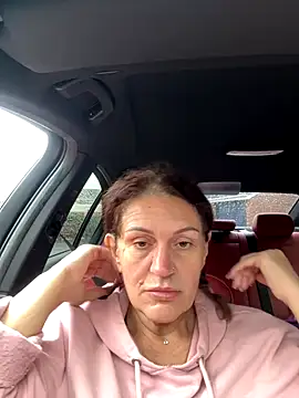 RubyyRosee online show from October 3, 9:50 am