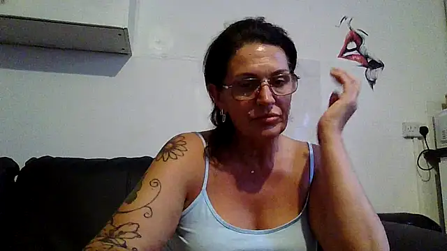 RubyyRosee online show from July 7, 1:04 pm