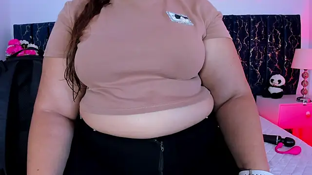 Snapshot of katte_landerr chatting on July 10, 12:08 pm katte landerr online show from July 10, 12:08 pm