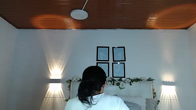 Snapshot of Megan_05_ chatting on September 12, 7:25 pm Megan 05 online show from September 12, 7:25 pm
