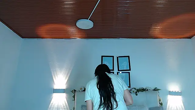 Snapshot of Megan_05_ chatting on October 1, 6:14 pm Megan 05 online show from October 1, 6:14 pm