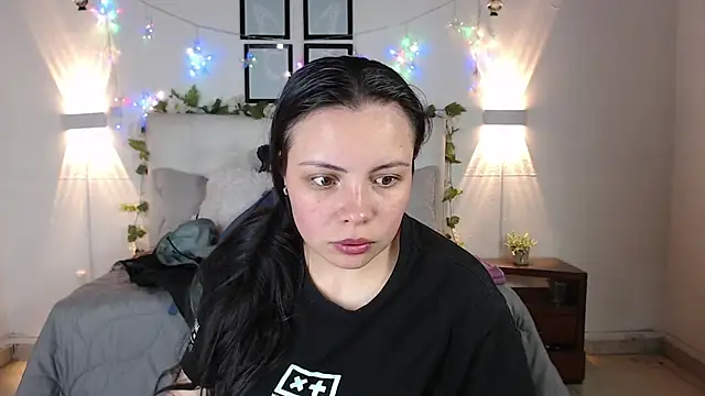 Megan 05  online show from February 28, 7:15 pm