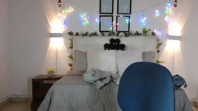 Megan 05  online show from March 12, 6:14 pm