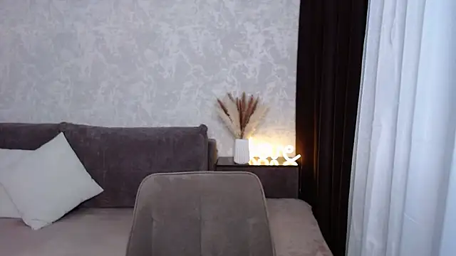 IrisJones online show from June 2, 4:42 pm