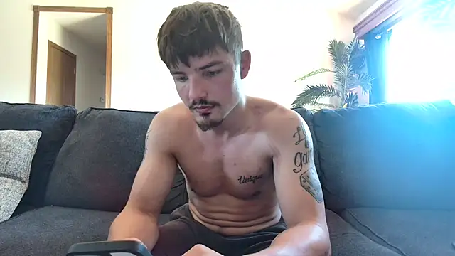 Snapshot of derekmontana2 chatting on June 14, 8:44 pm derekmontana2 online show from June 14, 8:44 pm
