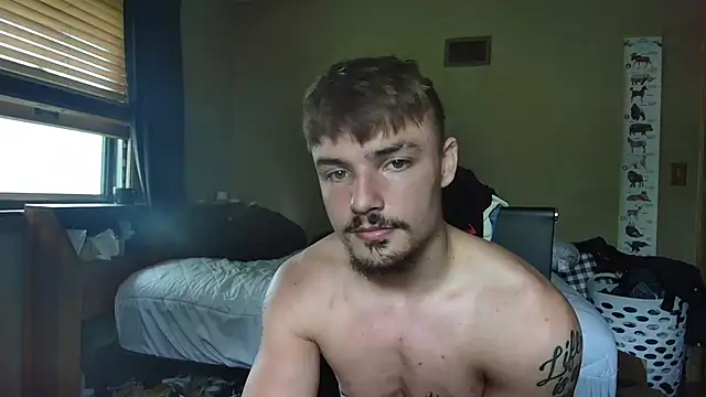Snapshot of derekmontana2 chatting on July 10, 6:32 pm derekmontana2 online show from July 10, 6:32 pm