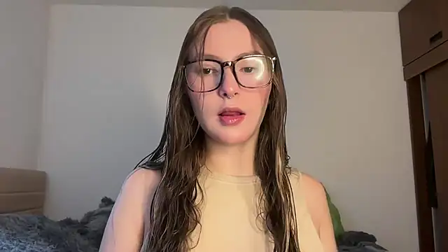 Snapshot of velvet__moon chatting on June 3, 5:51 pm velvet moon online show from June 3, 5:51 pm