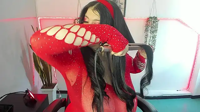 Angie lynn online show from December 14, 6:45 pm