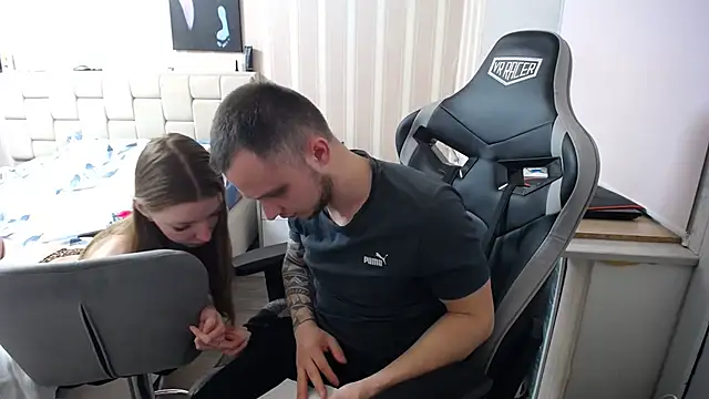 Jonax Sara online show from April 3, 5:00 pm