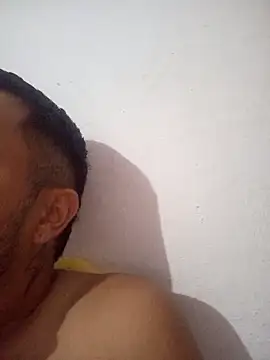 Snapshot of Hotguys111 chatting on November 25, 5:29 am Hotguys111 online show from November 25, 5:29 am