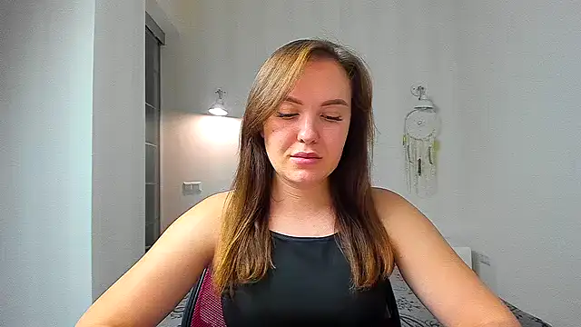 Snapshot of EmmaNorman chatting on September 14, 4:39 pm EmmaNorman online show from September 14, 4:39 pm