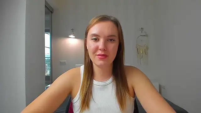 Snapshot of EmmaNorman chatting on October 5, 2:26 pm EmmaNorman online show from October 5, 2:26 pm