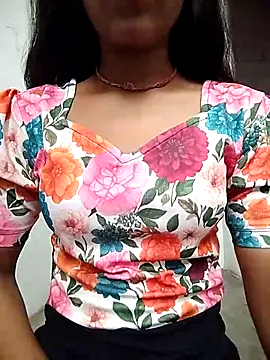 Snapshot of Naina_04 chatting on September 30, 4:50 am Naina 04 online show from September 30, 4:50 am