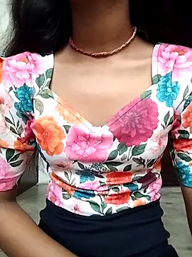 Snapshot of Naina_04 chatting on October 4, 2:53 am Naina 04 online show from October 4, 2:53 am