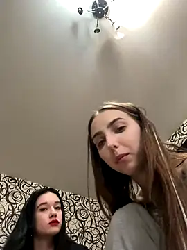 Snapshot of lis_silver chatting on December 5, 9:18 am lis silver online show from December 5, 9:18 am