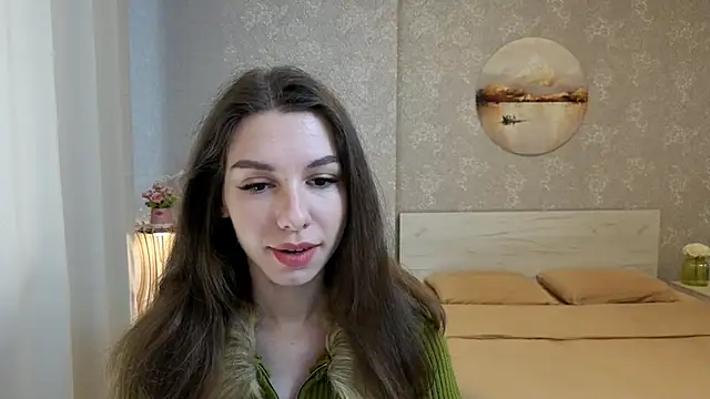 KellyShines online show from April 13, 8:09 am