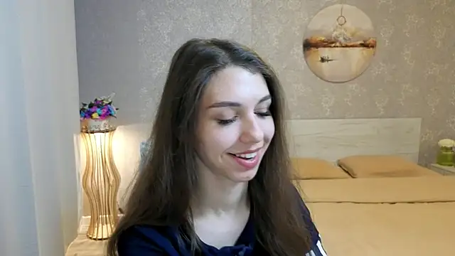 KellyShines online show from June 14, 4:20 pm