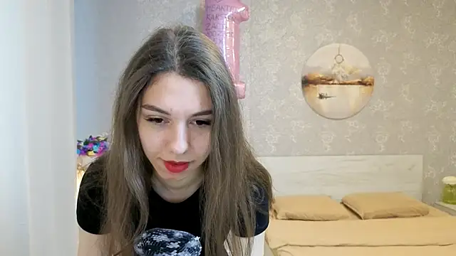 KellyShines online show from June 18, 9:25 am