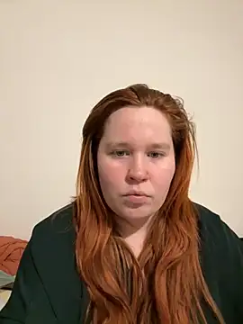 Snapshot of Miss_pow_bi_93 chatting on February 17, 10:27 pm Miss pow bi 93 online show from February 17, 10:27 pm