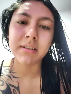 Snapshot of Megara_25 chatting on December 22, 10:40 pm Megara 25 online show from December 22, 10:40 pm