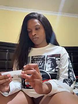 Snapshot of nia_long21 chatting on October 7, 4:15 pm nia long21 online show from October 7, 4:15 pm