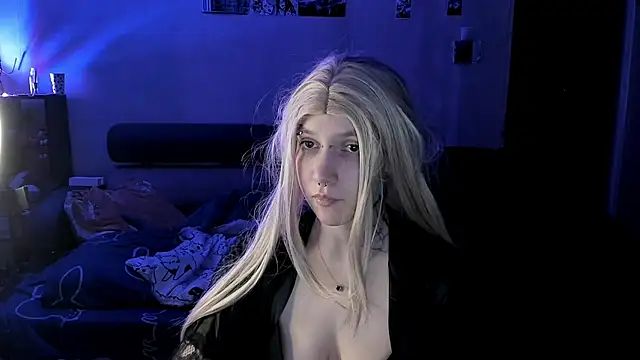 Snapshot of Akira-ivy chatting on February 27, 7:03 pm Akira-ivy online show from February 27, 7:03 pm