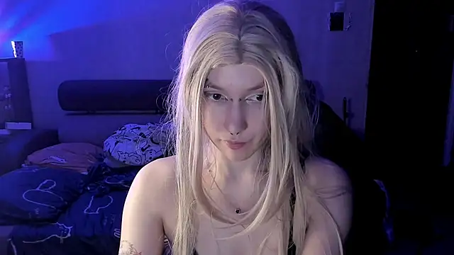 Snapshot of Akira-ivy chatting on March 3, 6:58 pm Akira-ivy online show from March 3, 6:58 pm