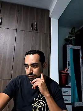 stivenlujan69 online show from January 9, 10:55 pm