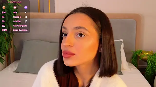 AdoraCortes online show from April 7, 5:08 am