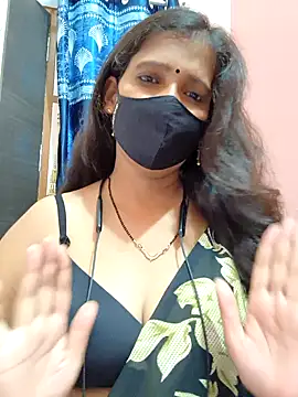 Snapshot of Sonalihot_ chatting on October 1, 8:20 am Sonalihot online show from October 1, 8:20 am